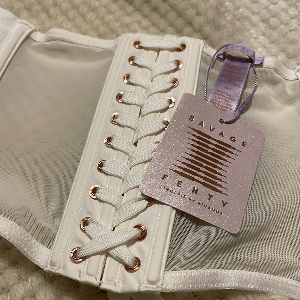 NWT Savage X Cincher White XS/S Savage X Fenty Waist Corset DISCONTINUED COLOR